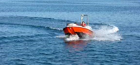 Sea trial with the experimental boat